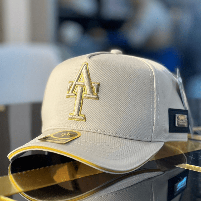 Gorra Caqui en Drill AT con Reborde Dorado